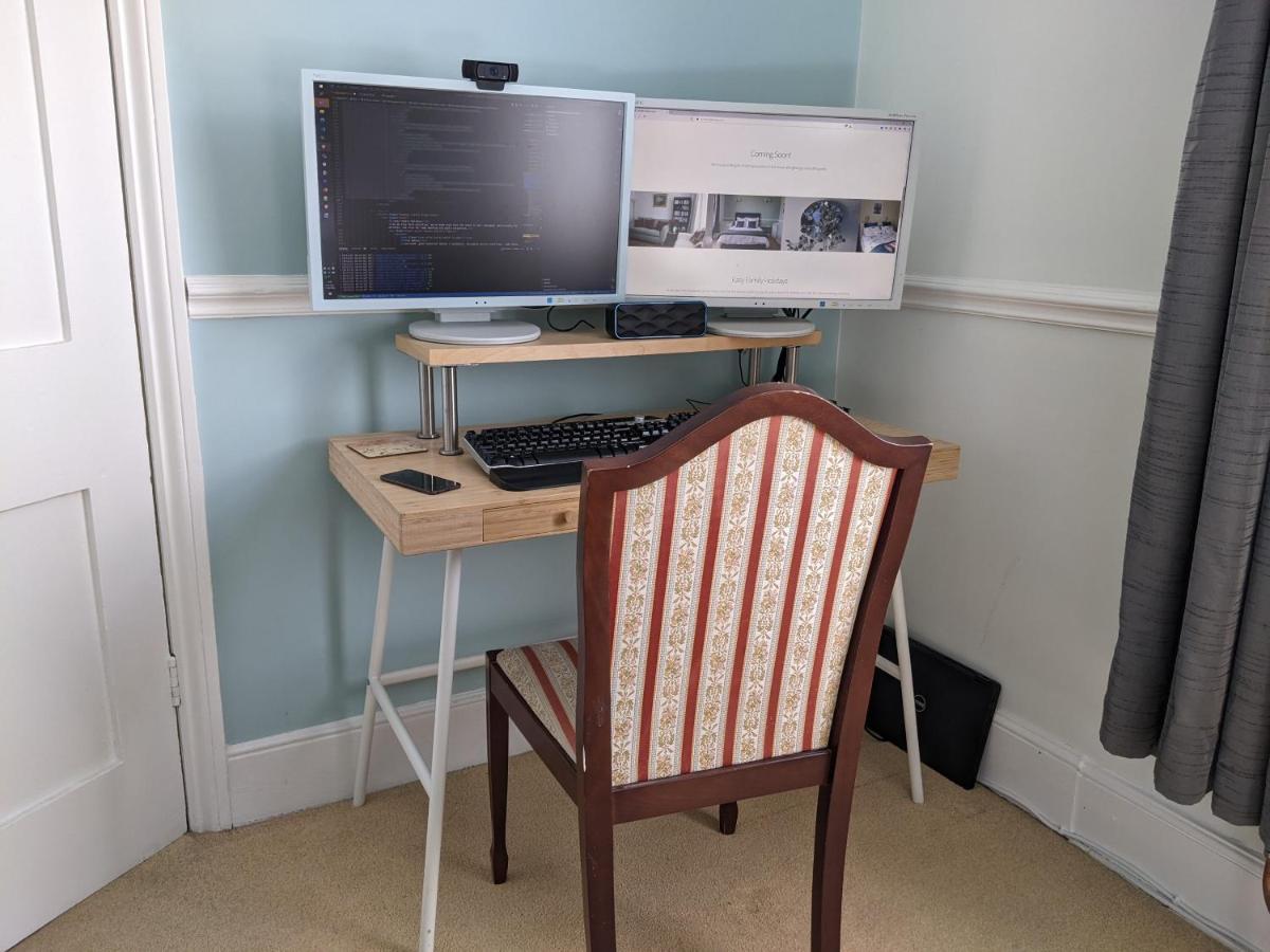 Spring Gardens, 4-bedroom Seaside Family Holiday home Shanklin