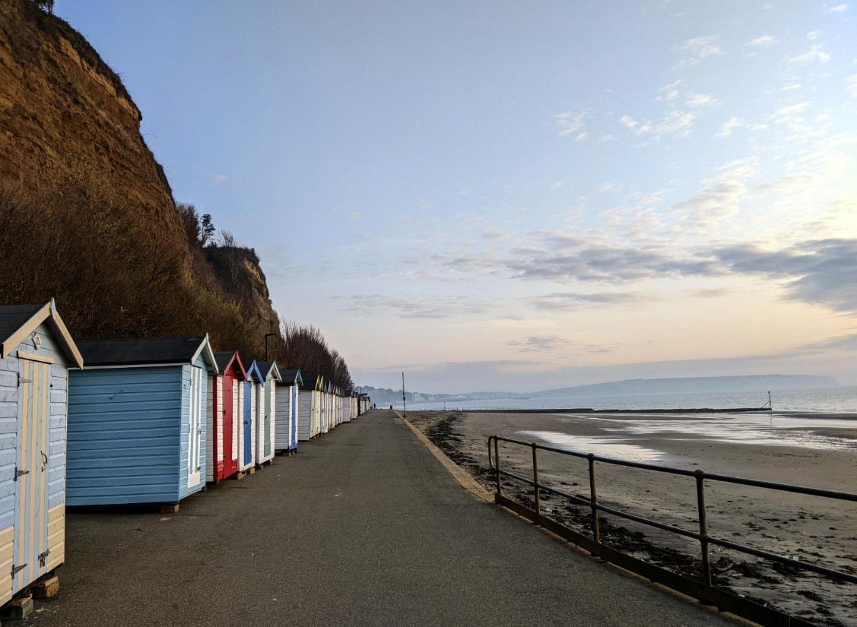 Spring Gardens, 4-bedroom Seaside Family Holiday home Shanklin
